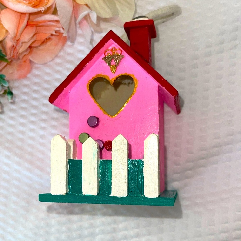 MINI Unfinished 4.25" Small WOOD BIRDHOUSE Paint Stain Outdoor Fence Perch Heart